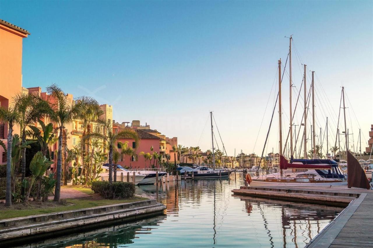 New & Modern Apartment - Marina, Sotogrande Eksteriør billede